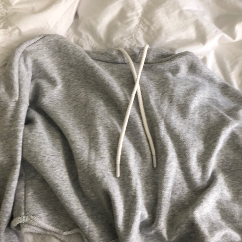 cropped hoodie